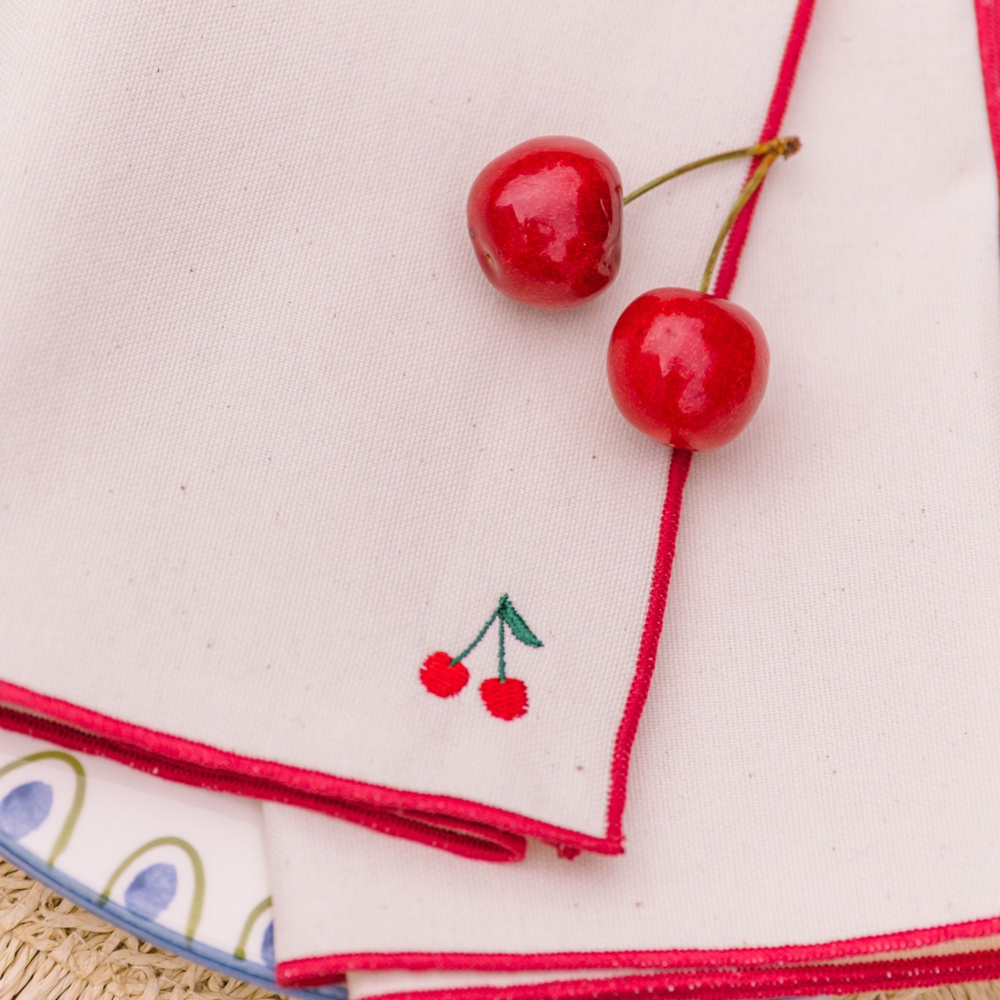 Ecru Nazaré napkins with fruit embroidery - Torres Novas