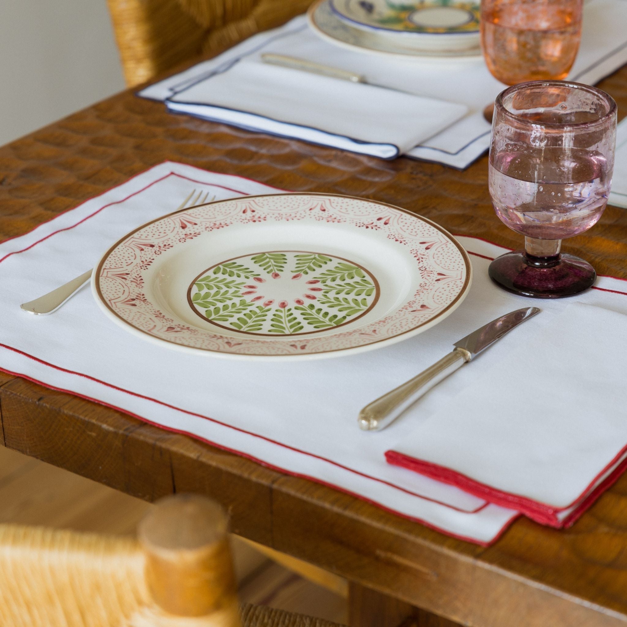 torres-novas-table-nazare-plain-placemat-red-lifestyle-7_a8564fdf-435f-4509-aea2-3830e0e2c816.jpg