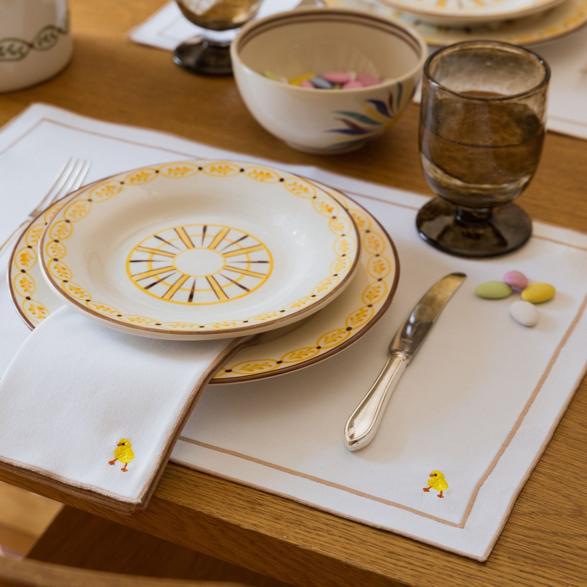 torres-novas-table-nazare-white-beige-placemat-embroidery-easter-baby-chick-lifestyle-10.jpg