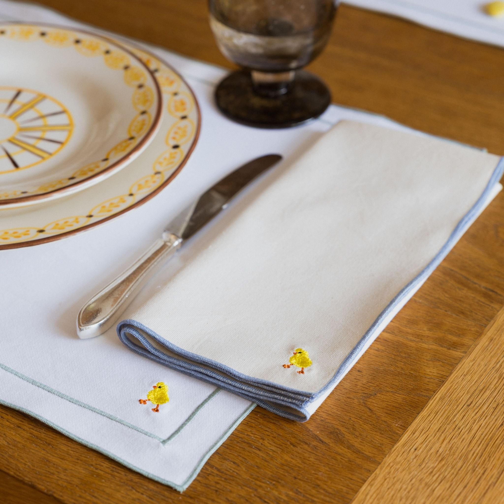 Nazaré white cotton table linen with embroidered Easter motifs
