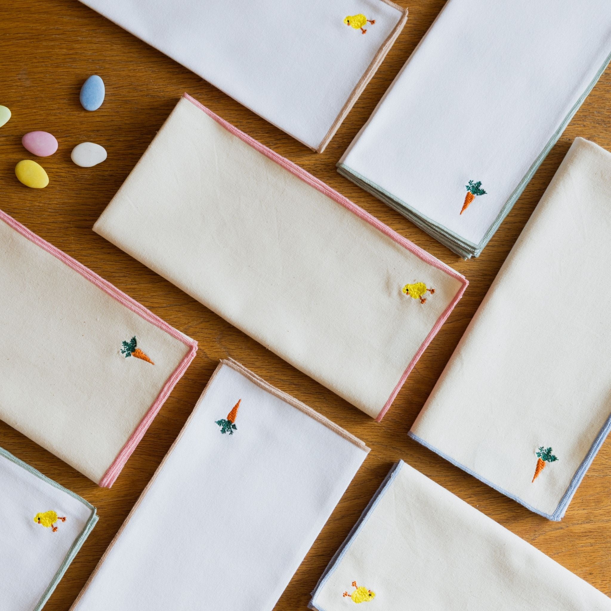 torres-novas-table-nazare-white-ecru-napkin-embroidery-easter-mix-lifestyle-1_f43ec3f9-0422-4c40-827a-5183d96fbed1.jpg